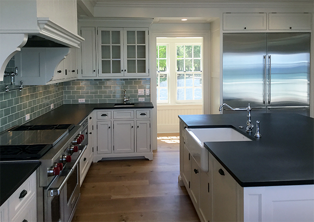 Inception Woodworks - Traditional White Kitchen